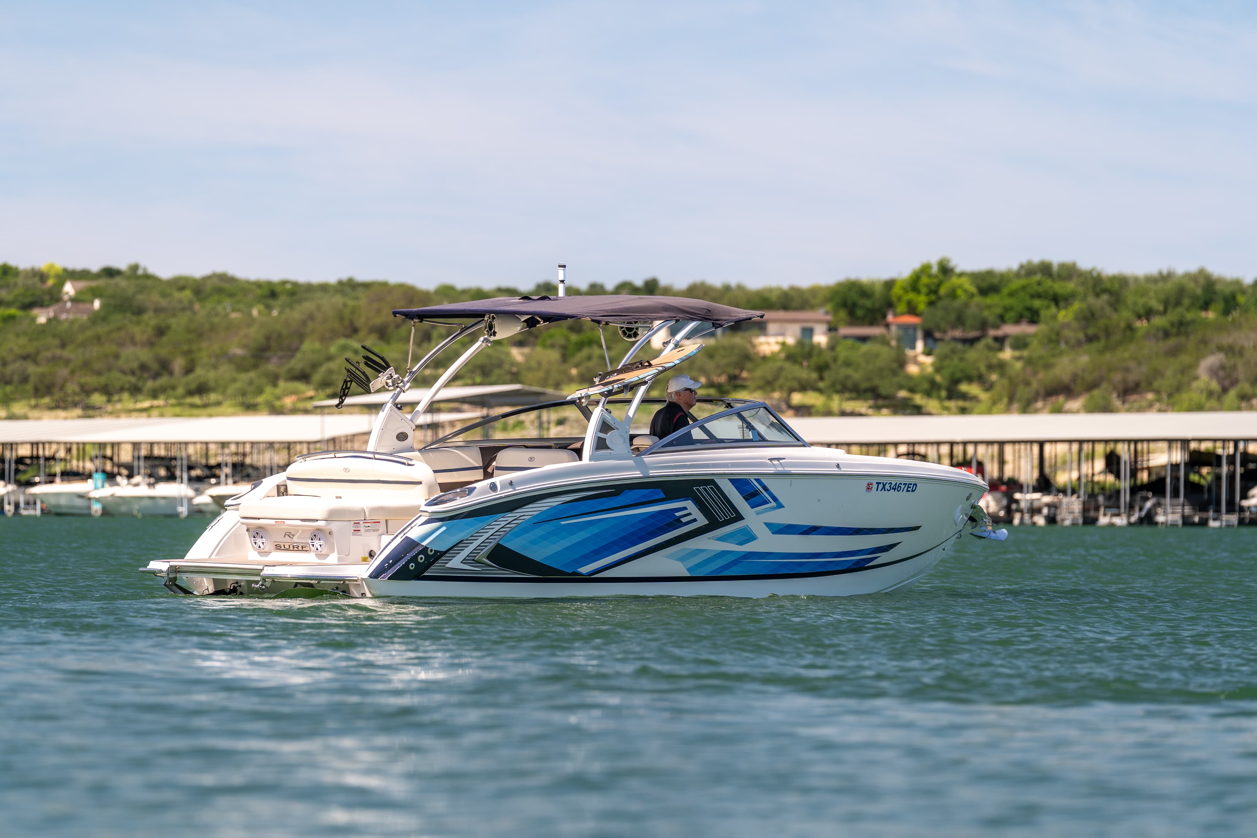 2018 Cobalt R7 Surf boat in Lakeway, TX.