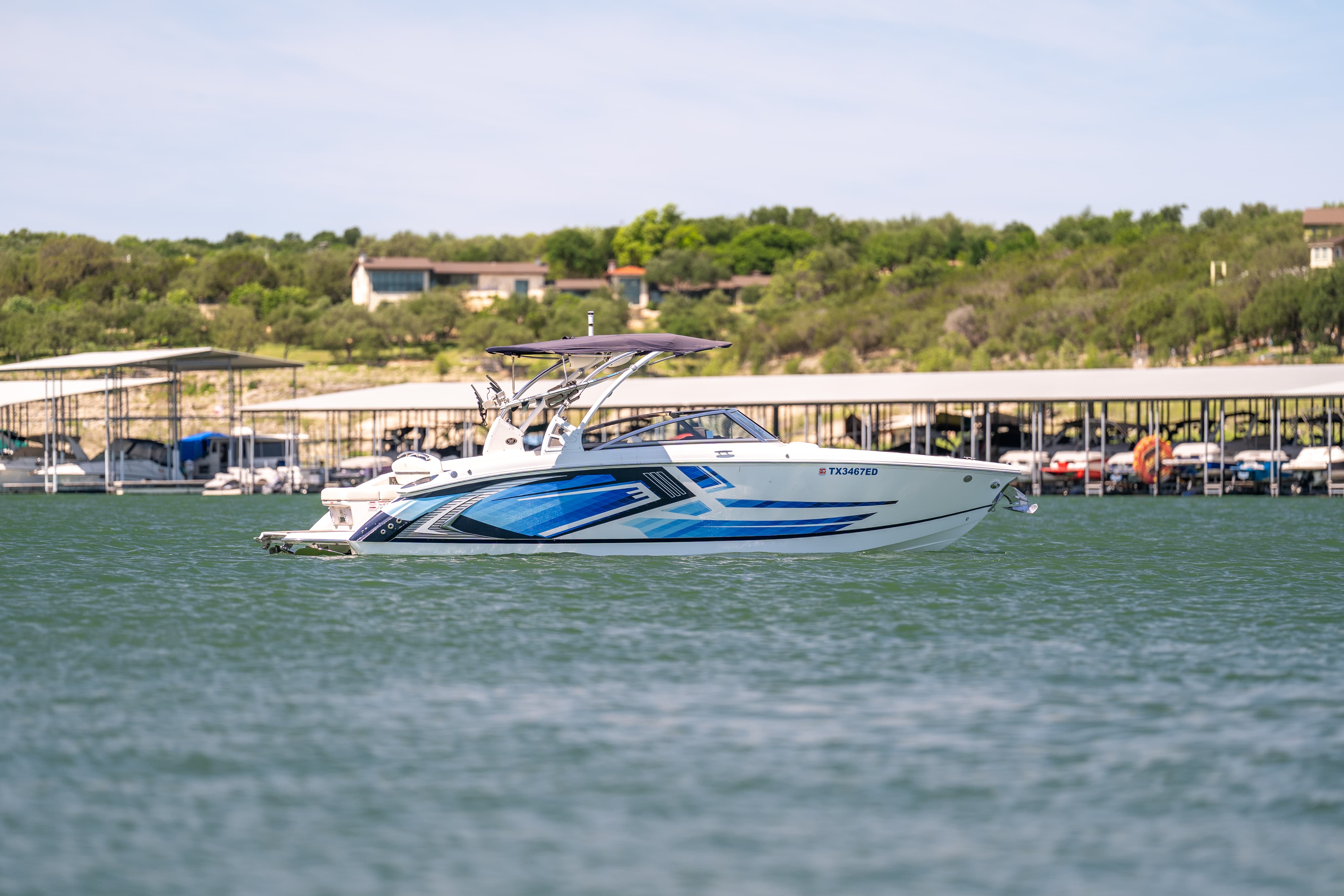 2018 Cobalt R7 Surf boat in Lakeway, TX.