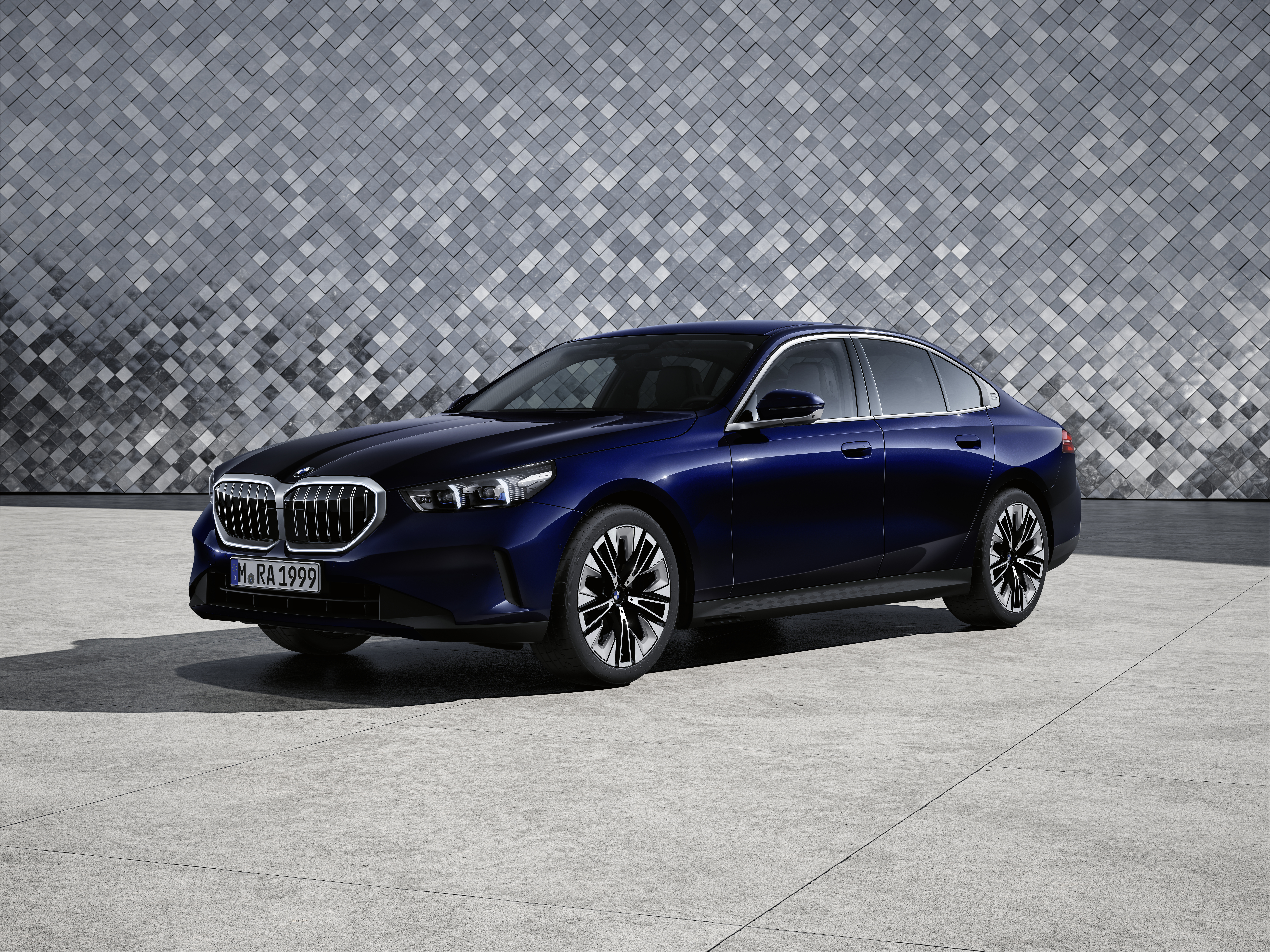 Das Exterieur der BMW 5er Limousine.