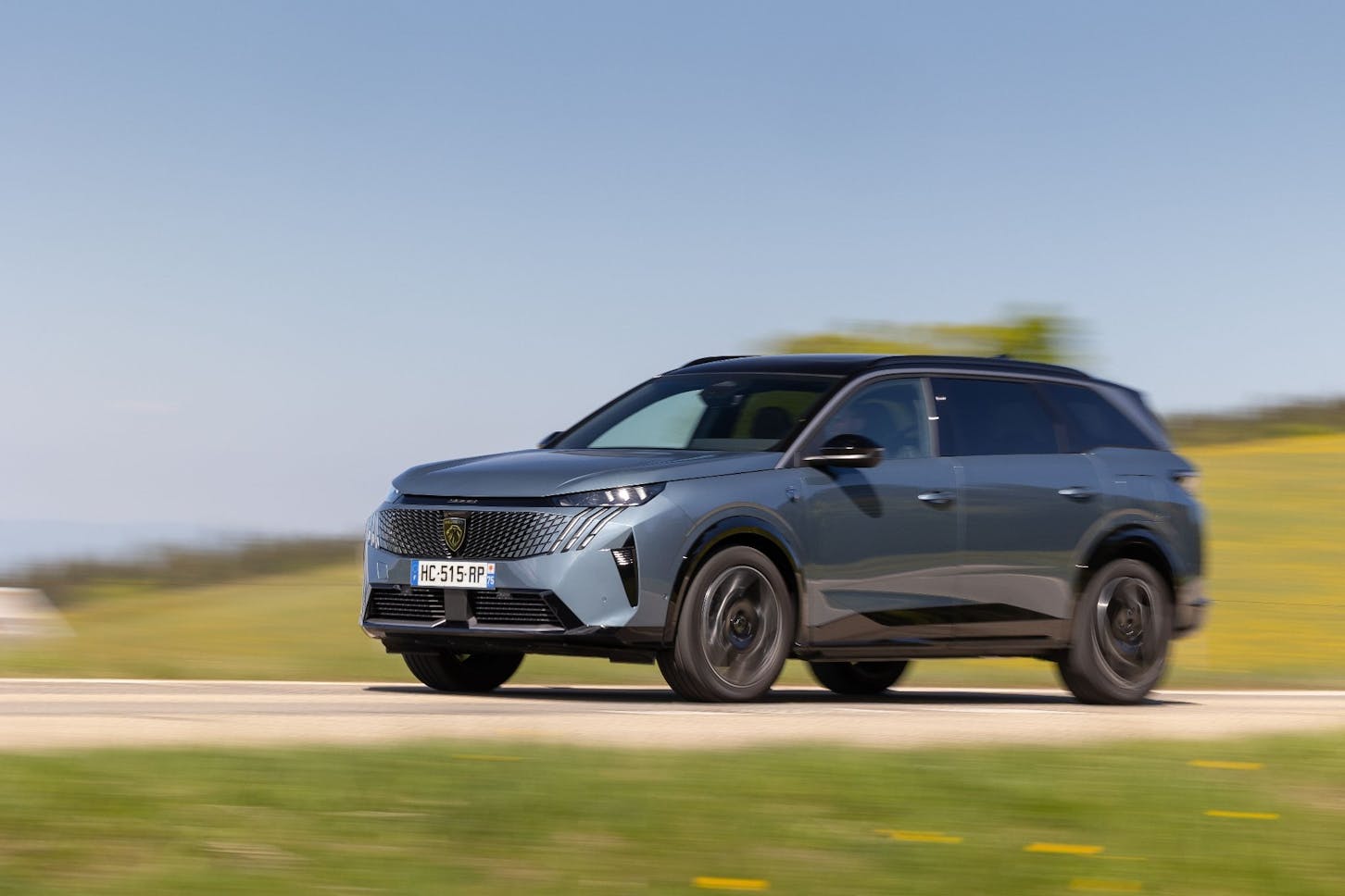 Ein Peugeot 5008.