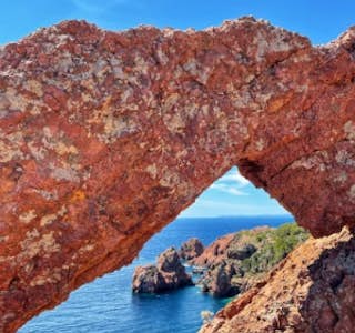 Walk Along the Red Cliffs of Dramont's gallery image