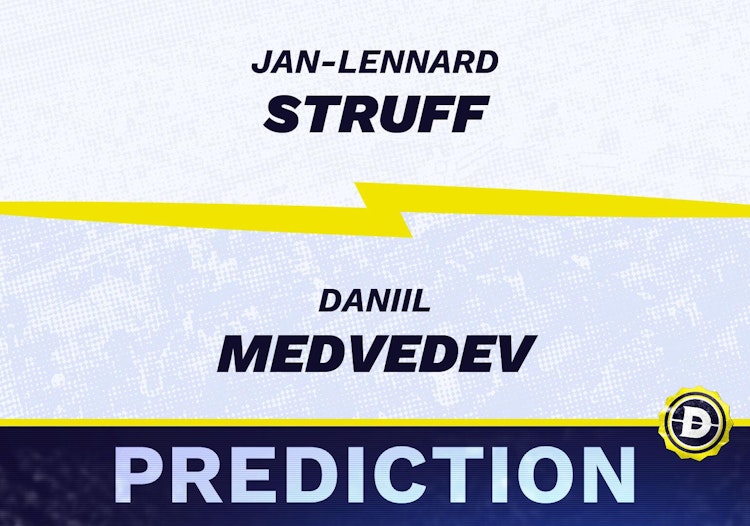 Jan-Lennard Struff vs. Daniil Medvedev Prediction, Odds, Picks for Wimbledon 2024