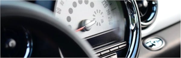 Acheter une voiture d’occasion de plus de 100 000 km : quels risques et comment les éviter ?