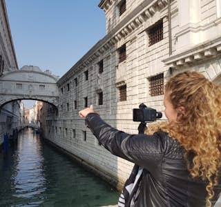 Deluxe Venice with a Private Serenade on a Gondola's gallery image