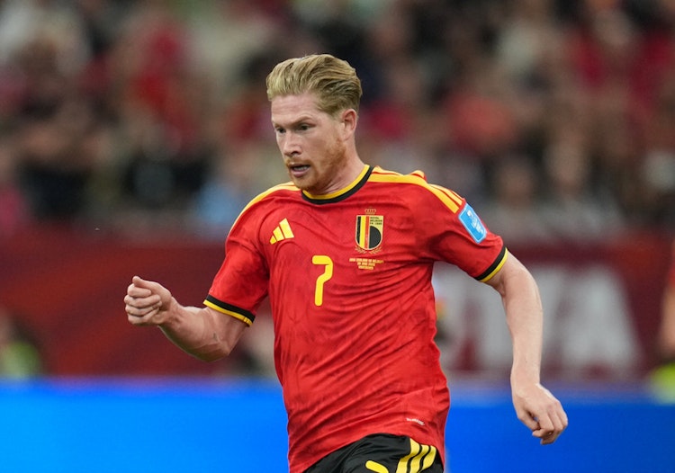 World Cup odds and Round of 16 predictions for soccer betting on Monday.