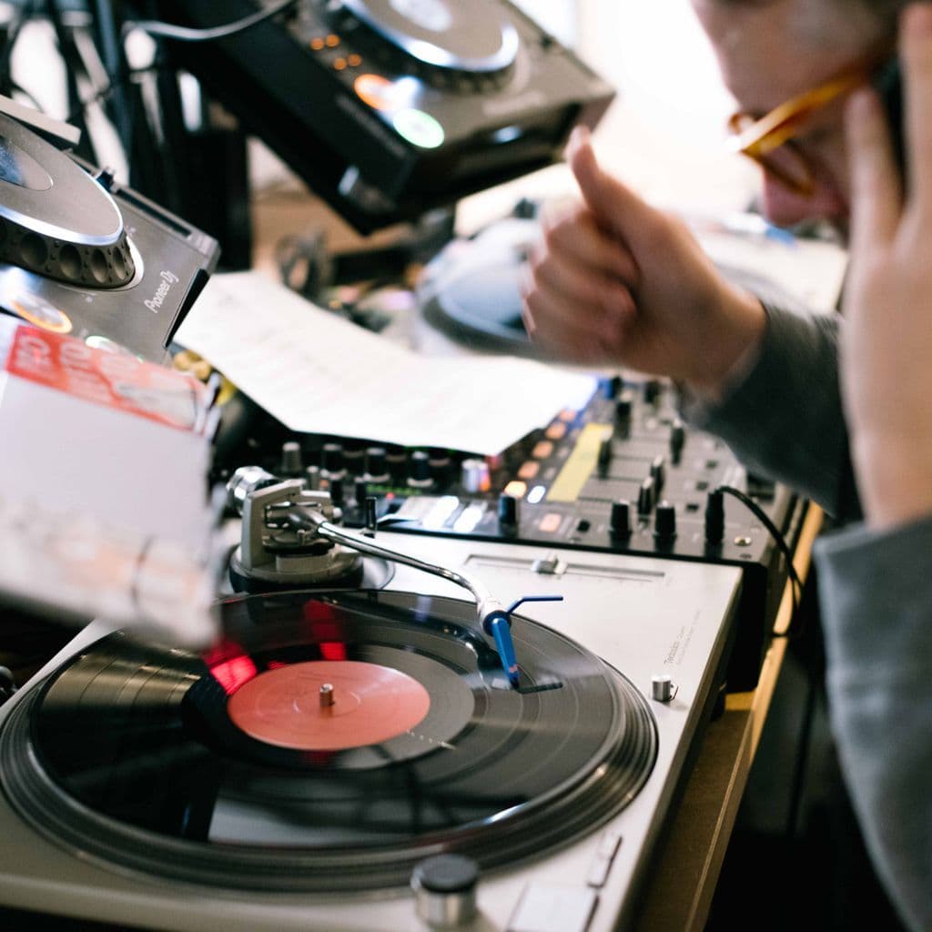 NYE 2019: Worldwide Staff Set