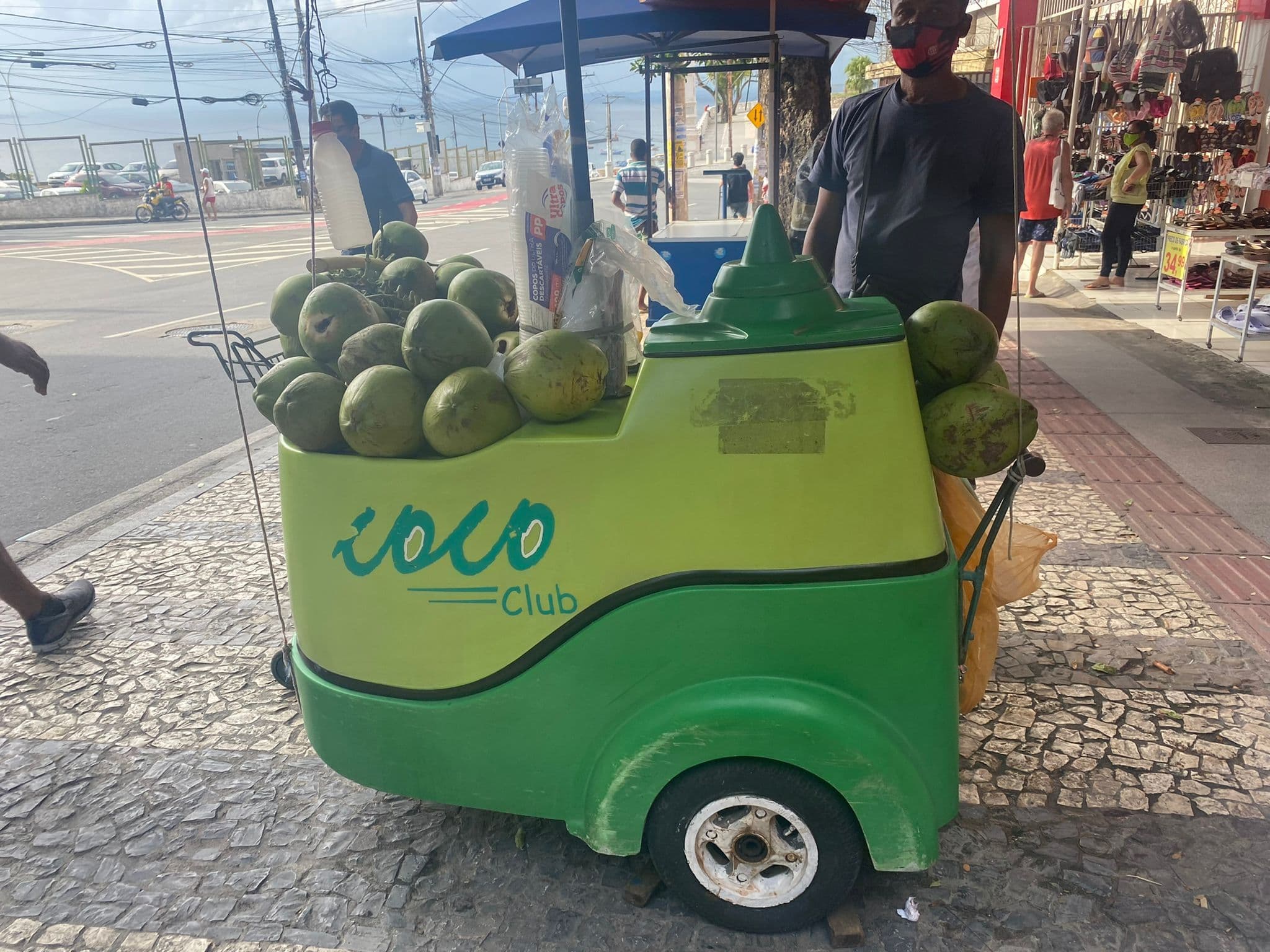 Breakfast Club Coco with Palo Santo Discos