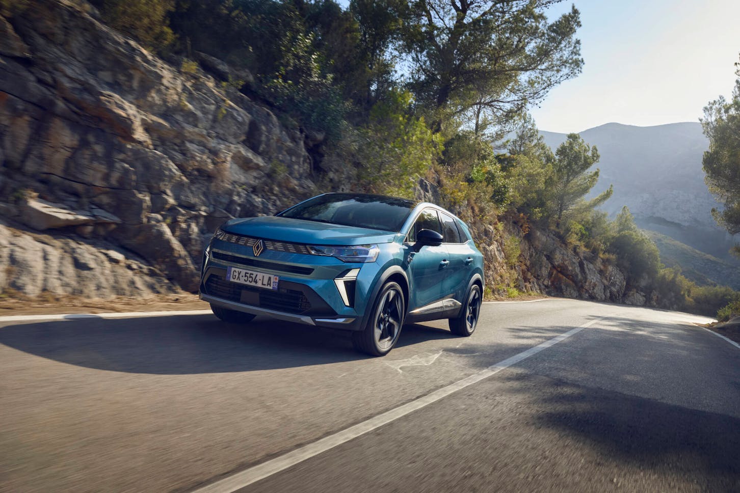 Ein blauer Renault Symbioz 2025