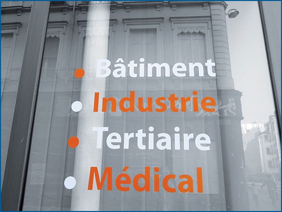 lettres découpées de vitrine