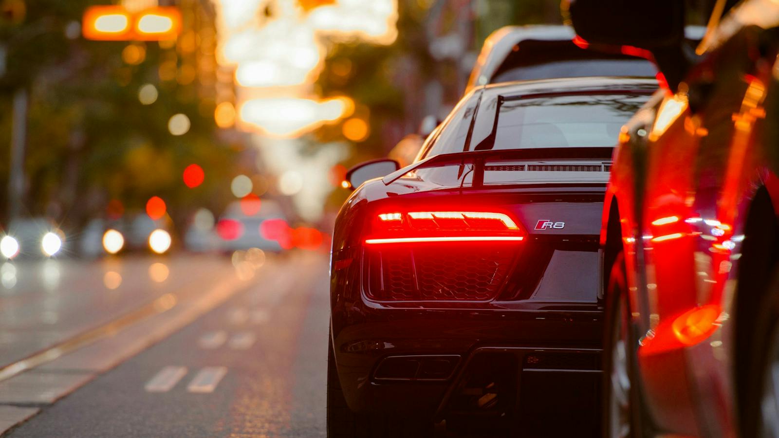 Season 2 Teaser: The Legend Returns
