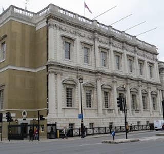 London's Royal Westminster: An Abbey, Four Palaces, & Two Parks's gallery image