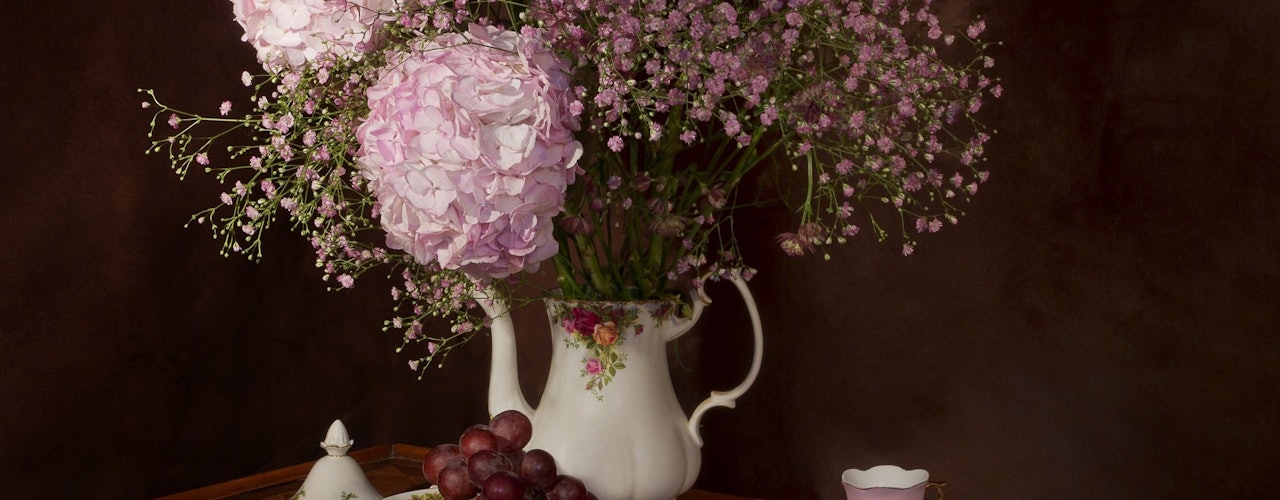 12 Best Spring Flower Centerpieces for Garden Parties and Outdoor Celebrations