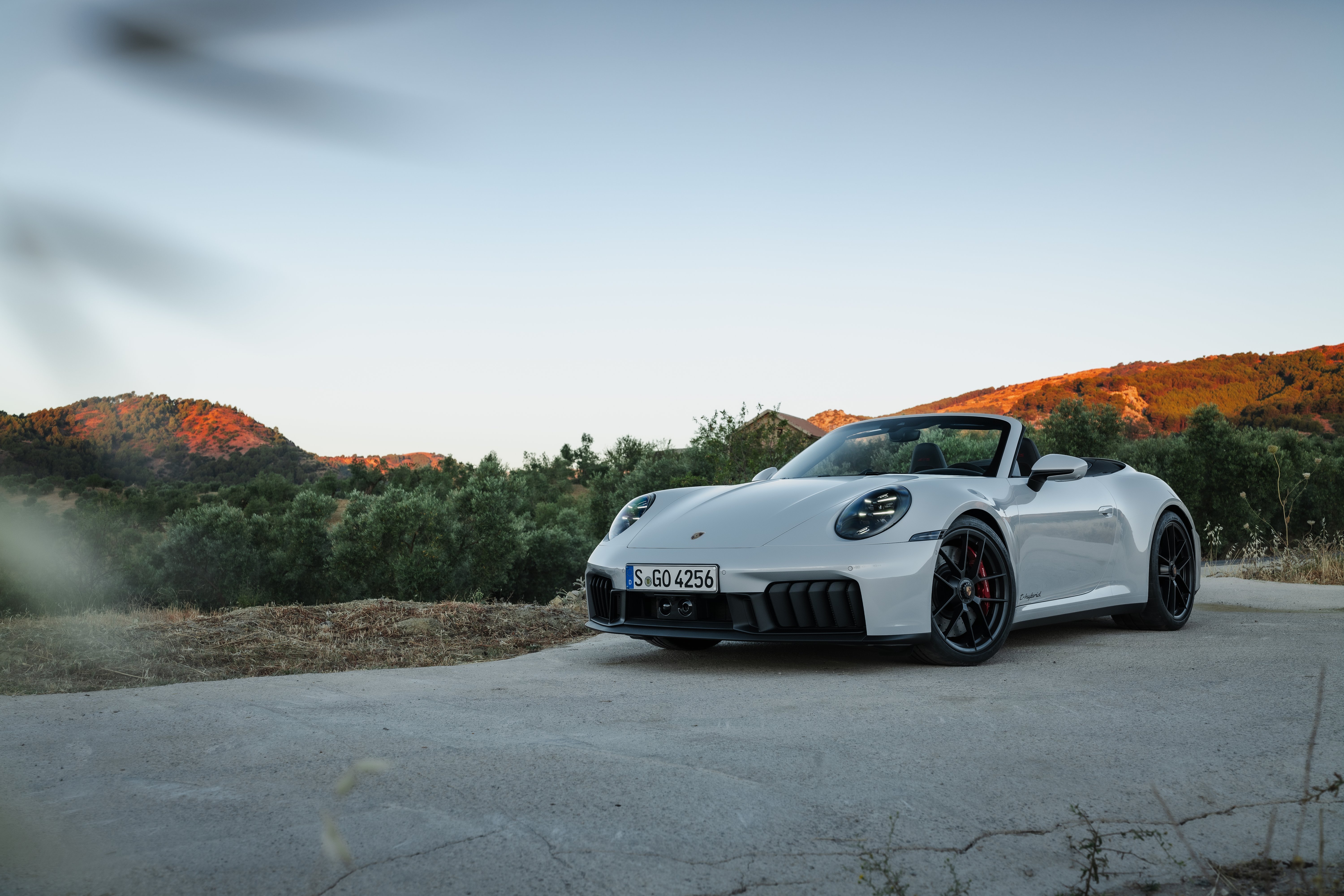 Ein Porsche 911 GTS Cabriolet.