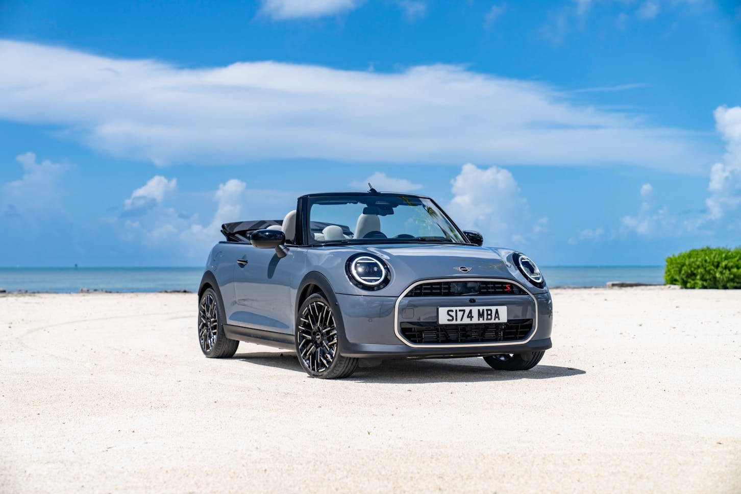 Ein Mini Cabrio.