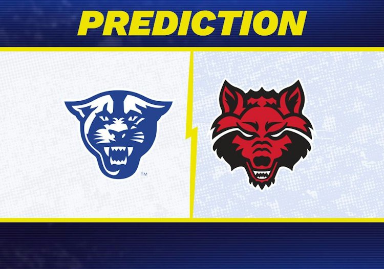Georgia State takes on Arkansas State in College Football action.