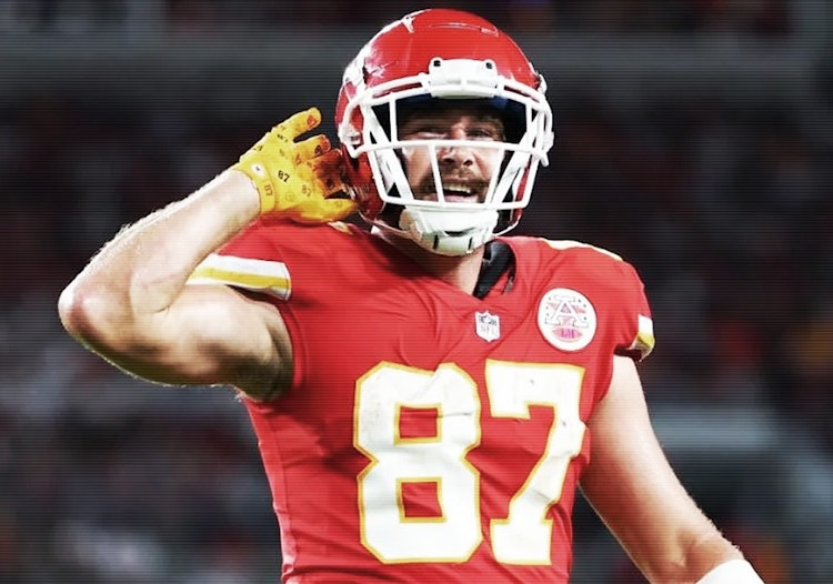 Chiefs TE Travis Kelce is featured in our Underdog Fantasy picks.
