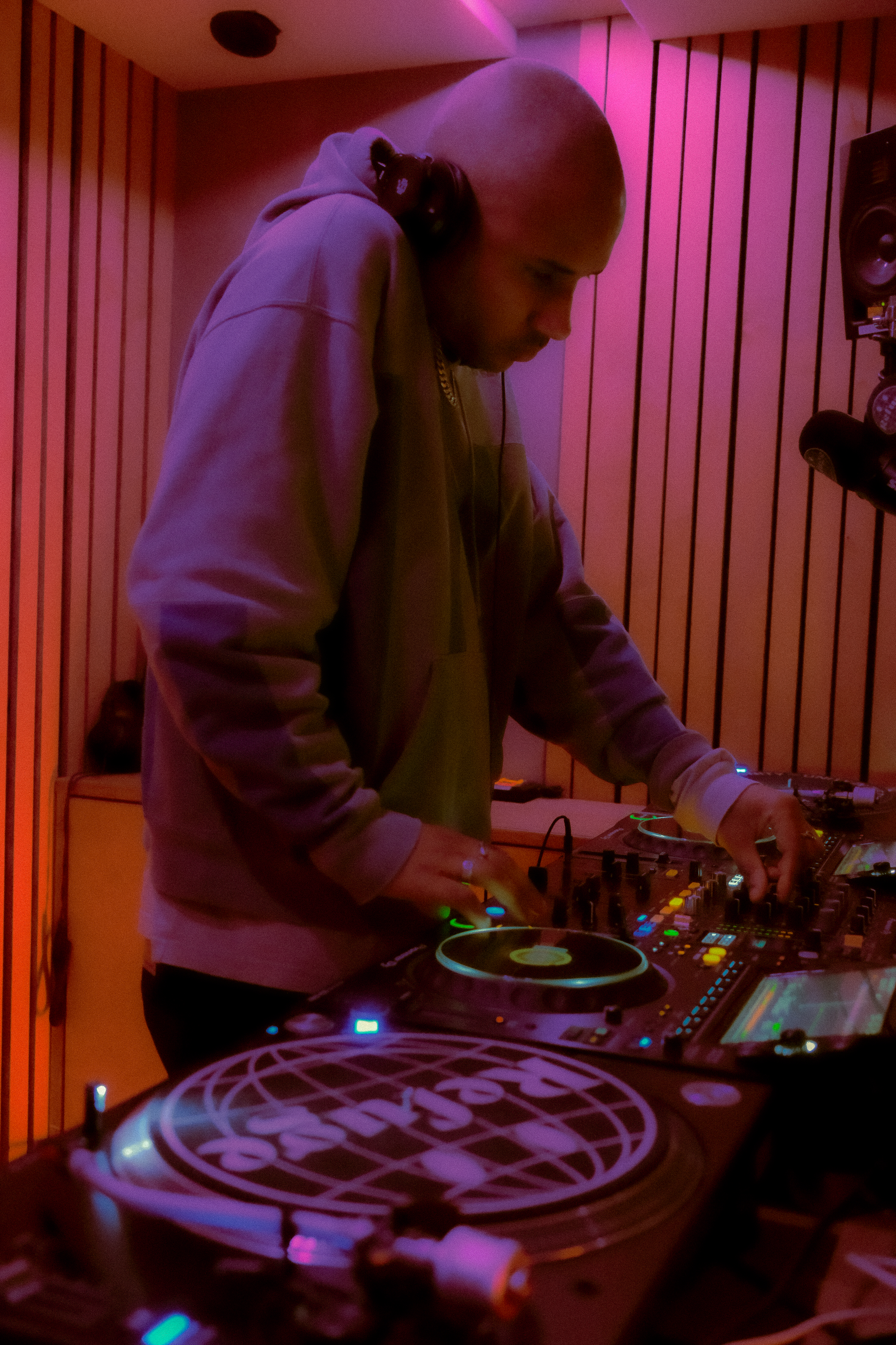 Studio Monkey Shoulder Germany: Refuge Worldwide w/ Richard Akingbehin & Obelix