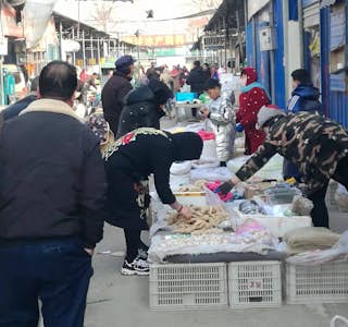 China's Countryside Open-Air Bazaar's gallery image