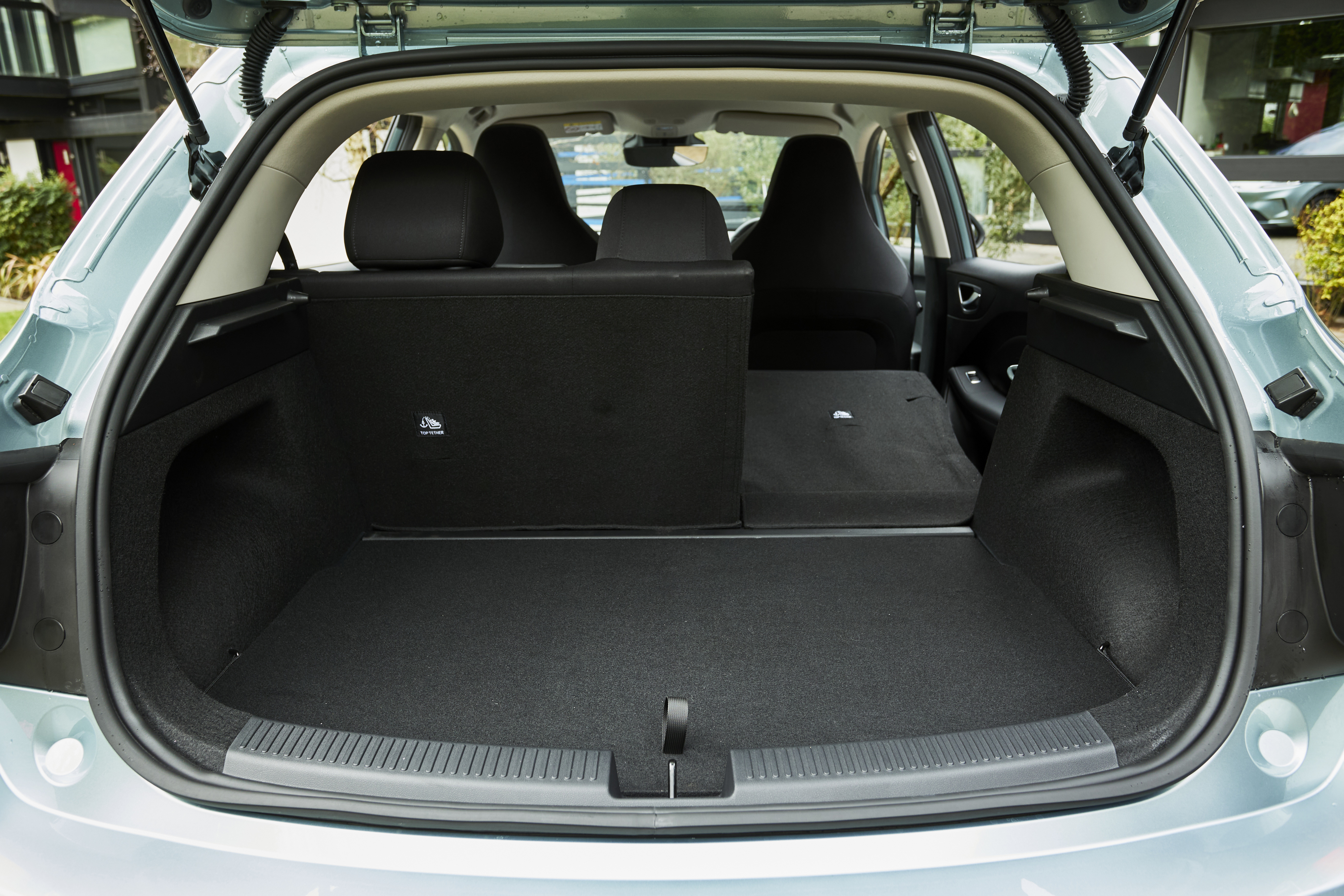 Ein Blick in den Kofferraum des MG4 Urban.