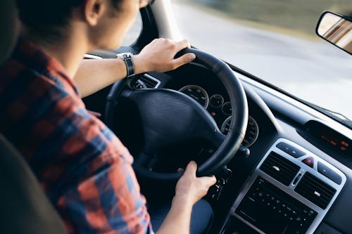 Vente de voiture : tout ce qu’il faut vérifier le jour J