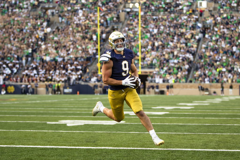 College football player props today: Week 12 Saturday's best props include Zavion Thomas [11/15/2025]