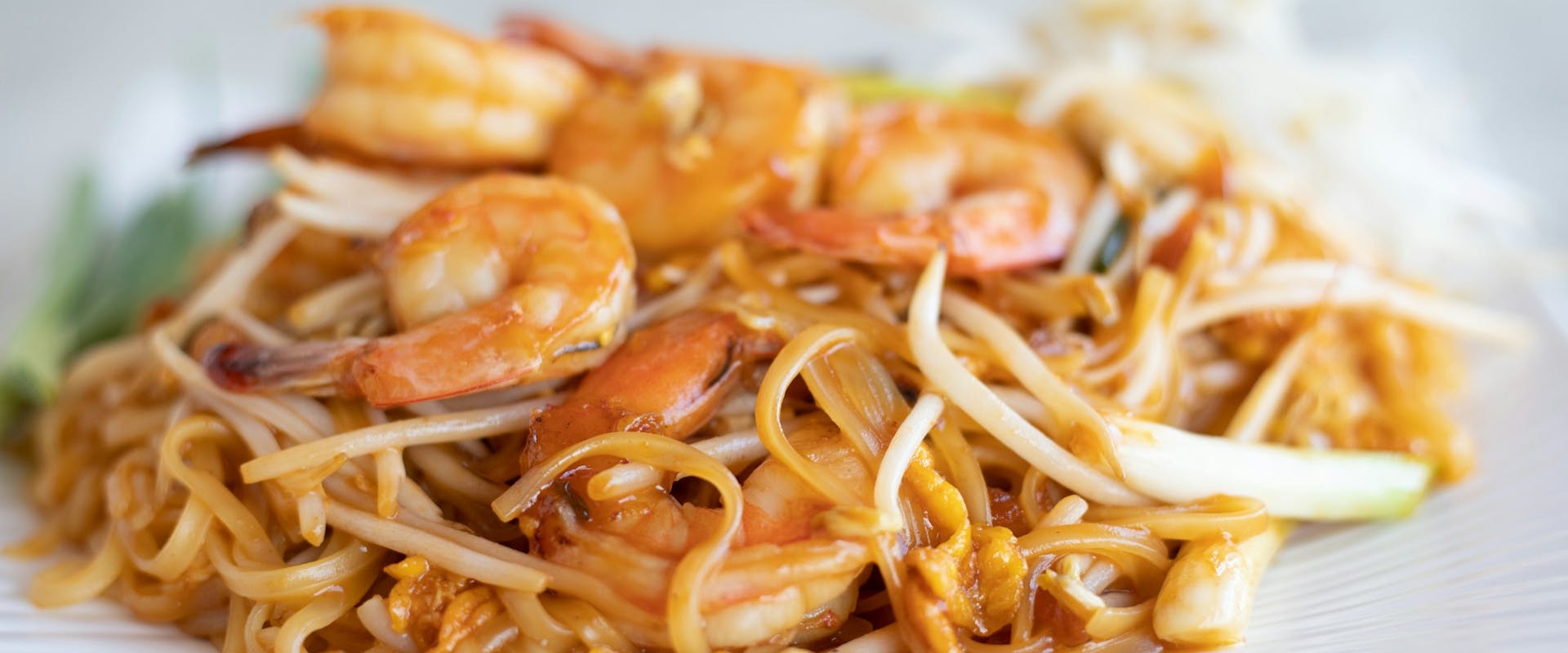 Bangkok Street Food Guide: Finding the Best Pad Thai in Thailand