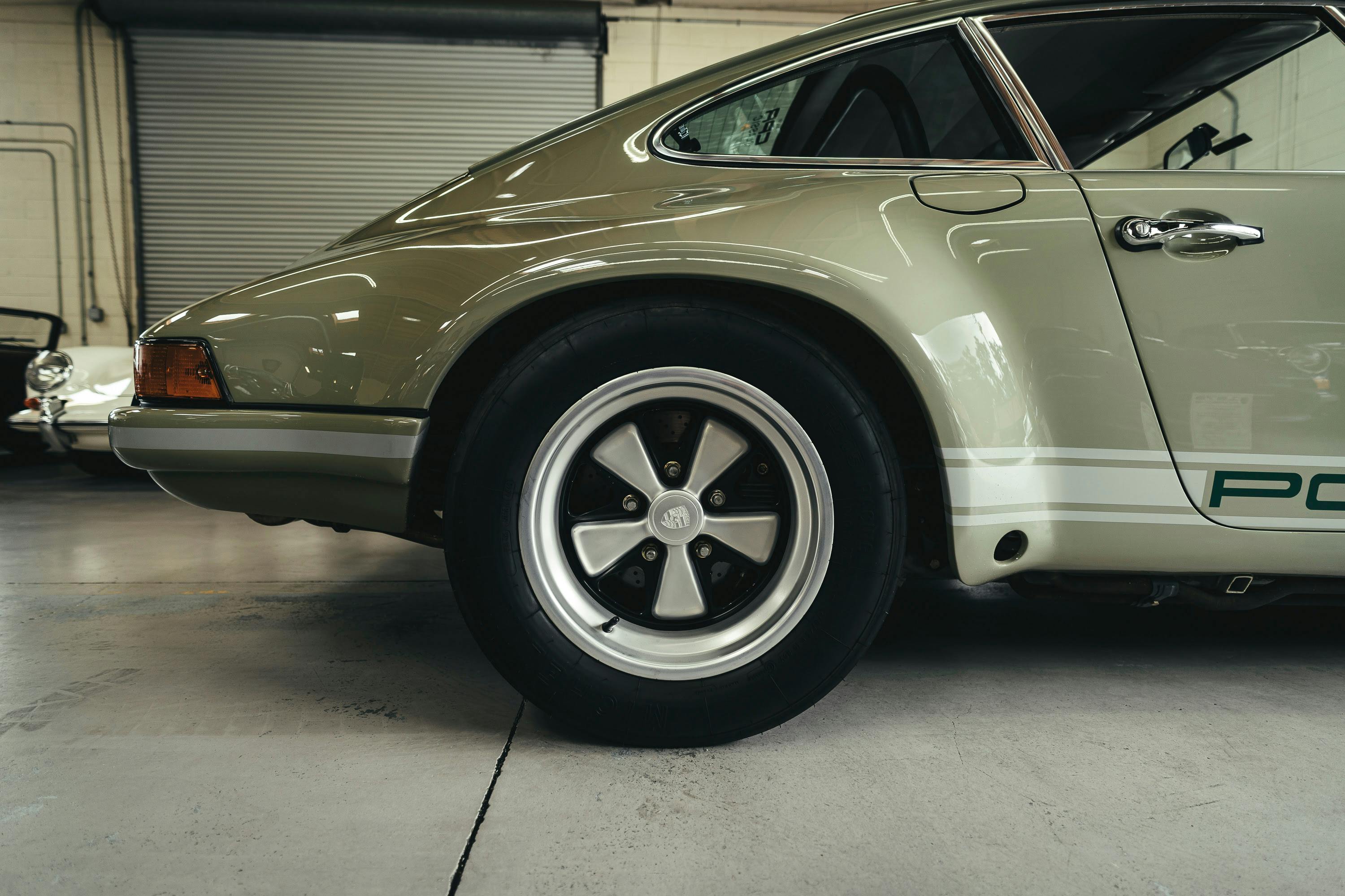 Custom 911 hotrod wheels at CPR.