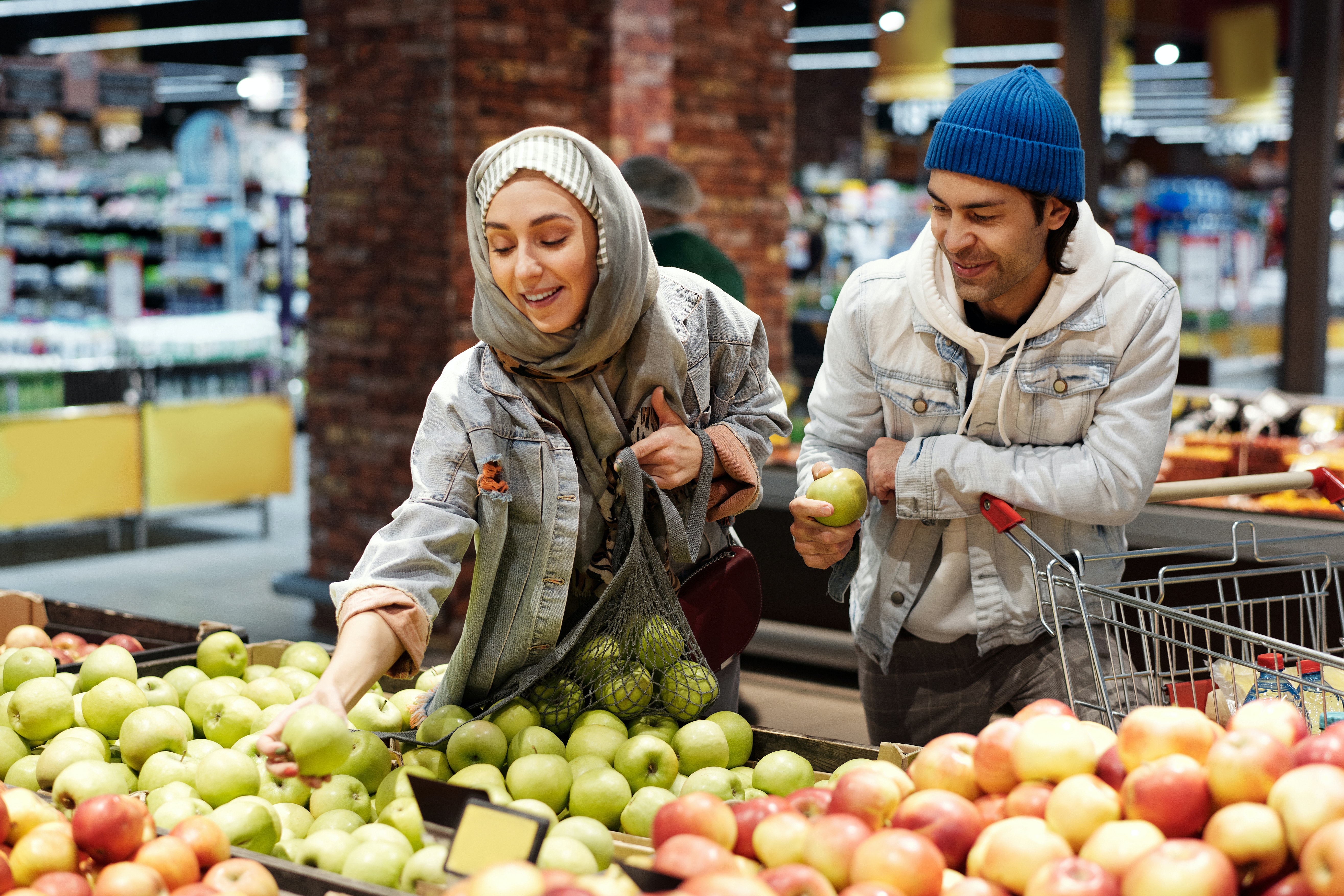 International vs Local Produce: 4 Insights on Consumer Demand