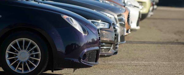 Top 10 des modèles hybrides classiques (HEV) les plus marquants en 2025