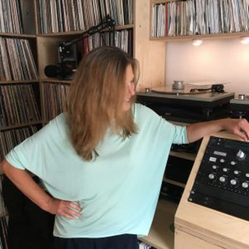 Cosmodelica: Colleen 'Cosmo' Murphy // 21-07-20