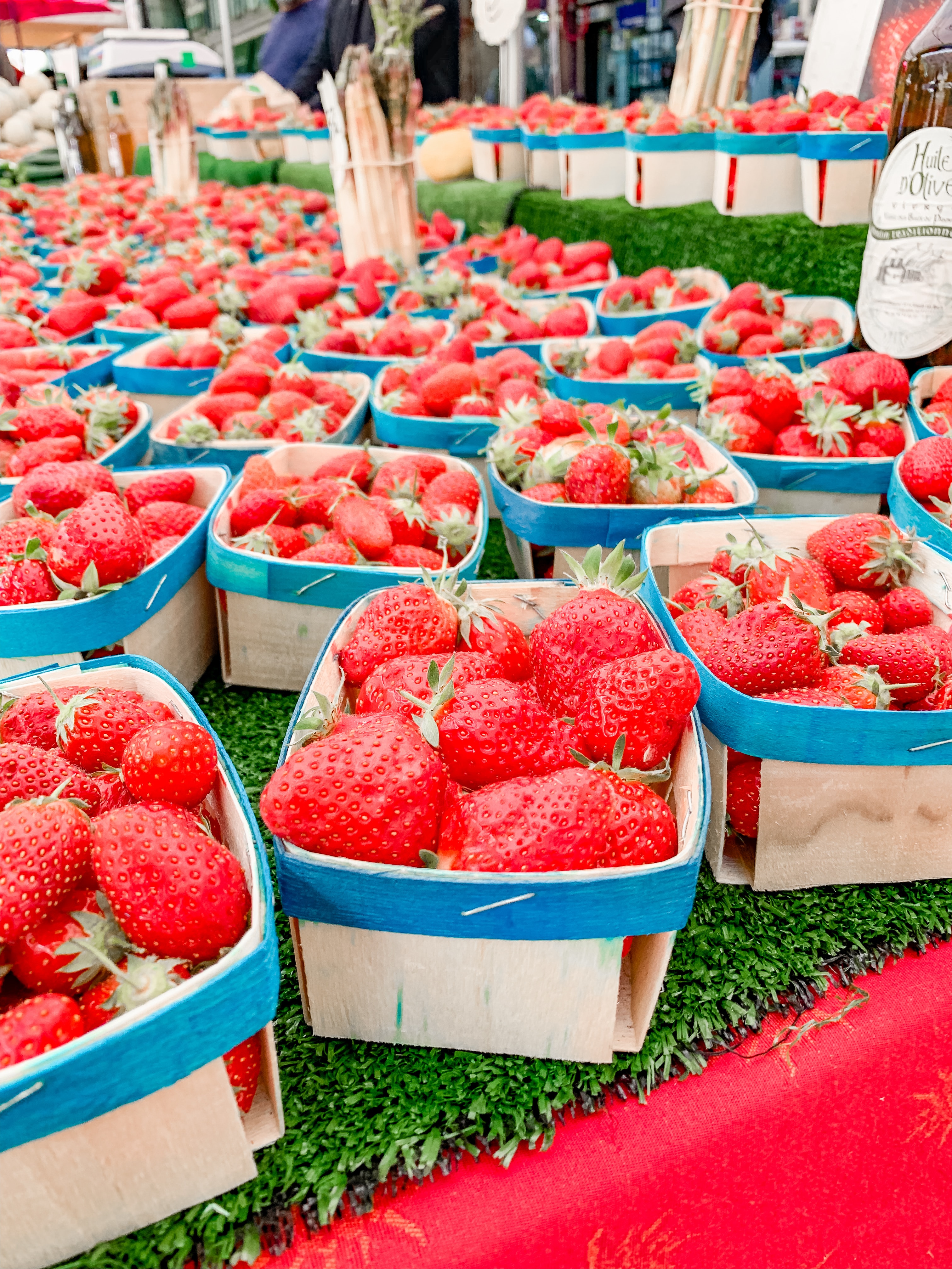 How Growers Utilize Hydroponics To Grow Strawberries