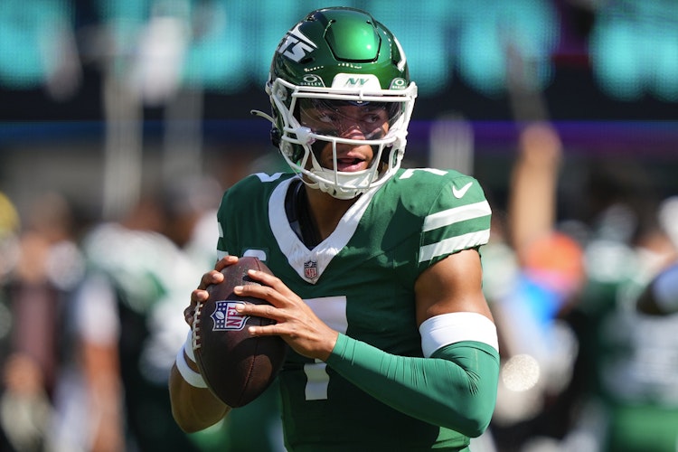 NFL best bets for Monday night football double header with odds and predictions.