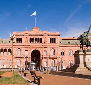 Visit the Oldest and Most Important Public Square in Buenos Aires: May Square 's gallery image