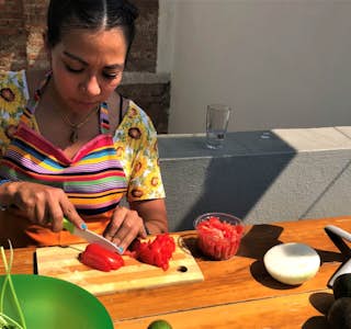 Prepare An Authentic Guacamole at Home's gallery image