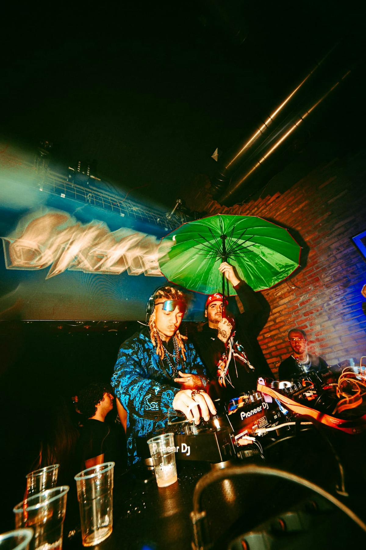 Epoka Takeover: DAZLBØY