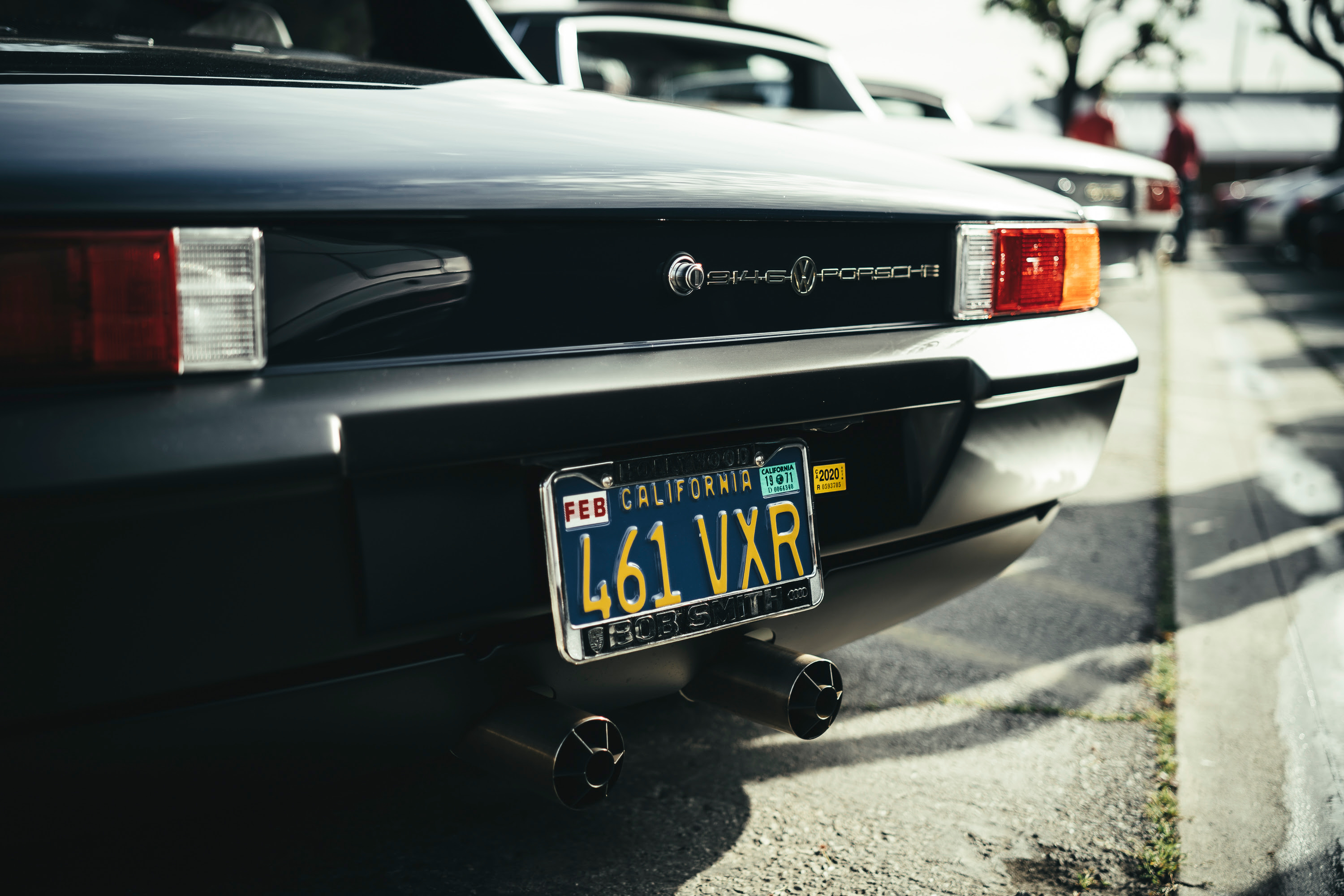 A blue Porsche 914-6 at Callas Rennsport open house.