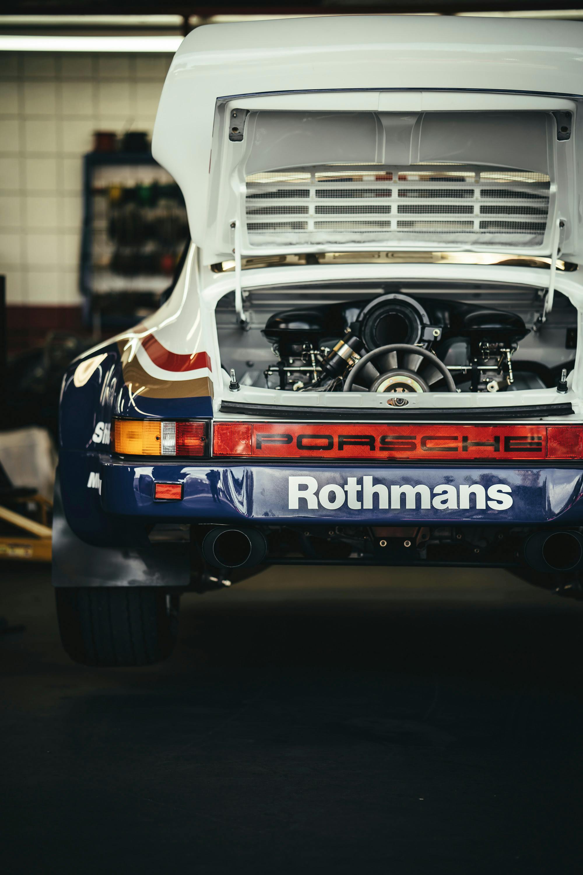 Rothmans livery on a 911.