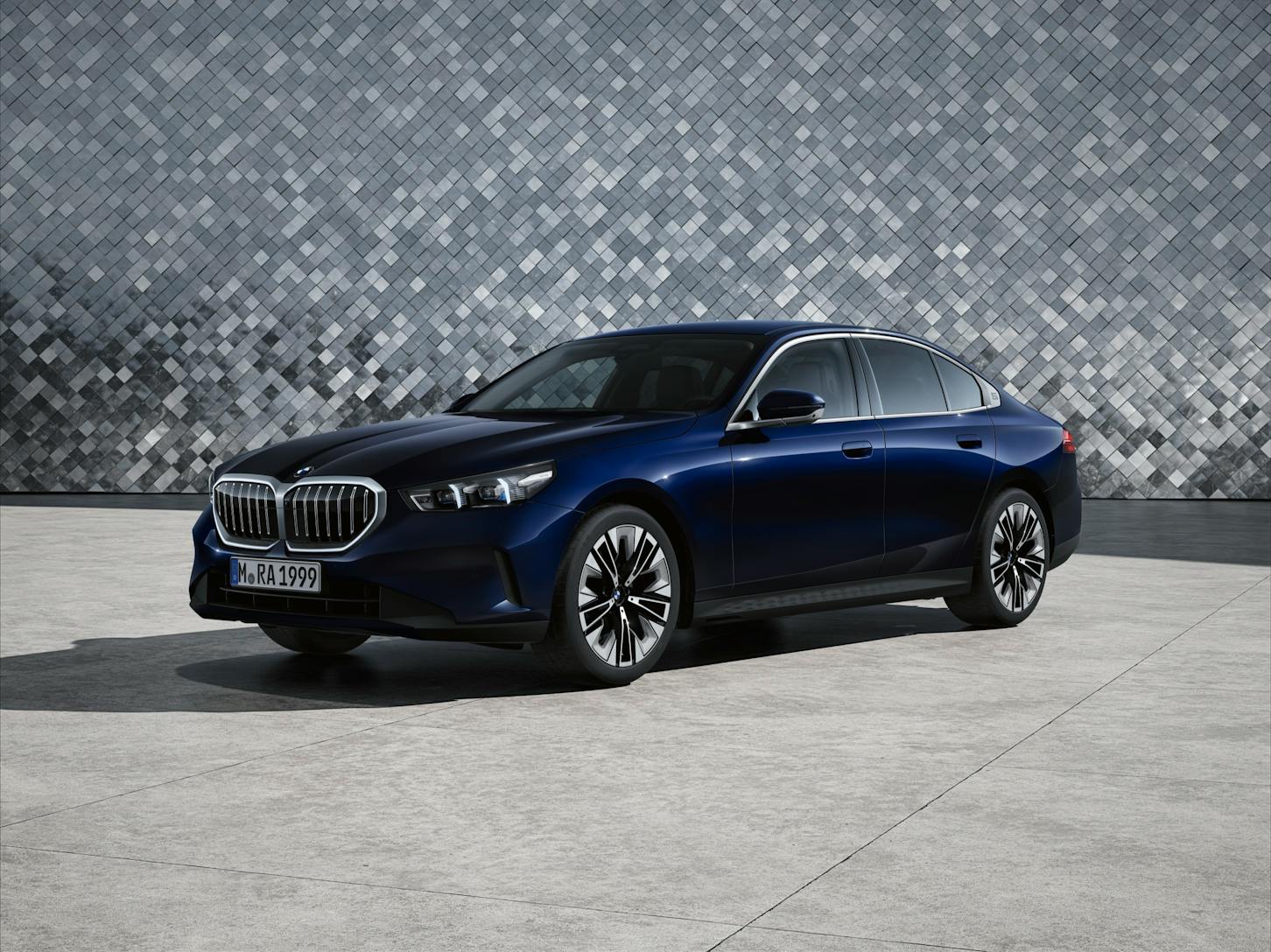 Das Exterieur der BMW 5er Limousine.