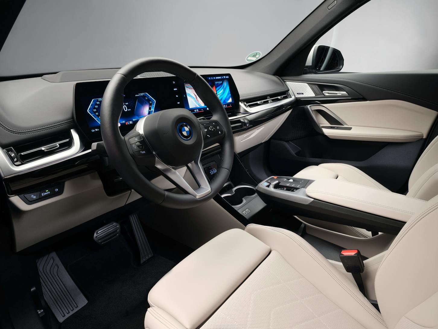 Das Cockpit des BMW iX1.