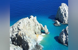 Where to Party in Los Cabos for NYE 2025?