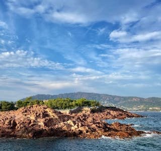Walk Along the Red Cliffs of Dramont's gallery image