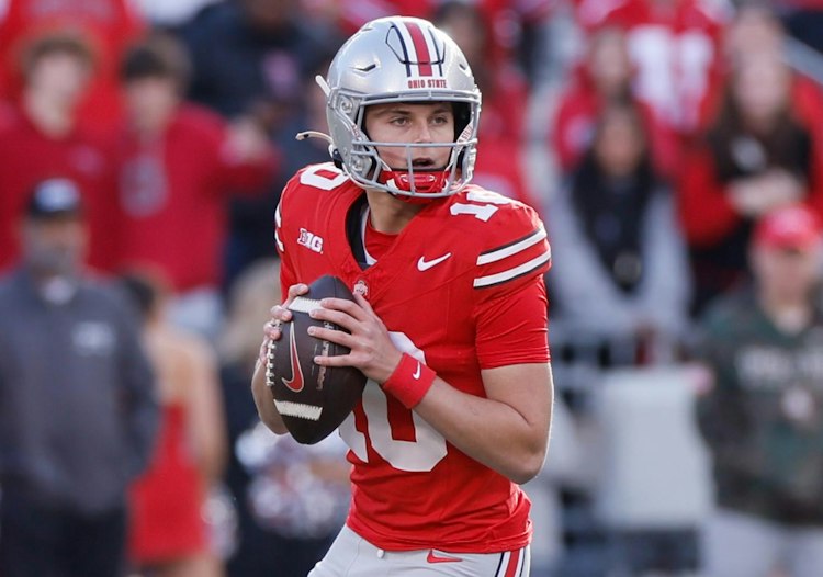 Ohio State vs. Iowa, College football predictions, college football betting.