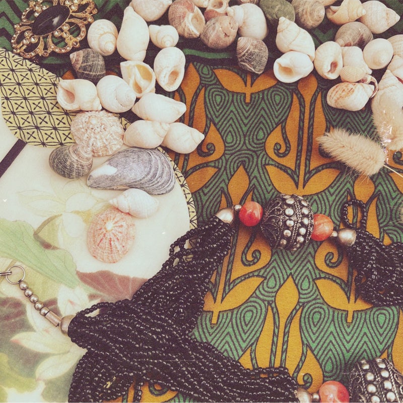 Léna C. Invites Earthly Measures