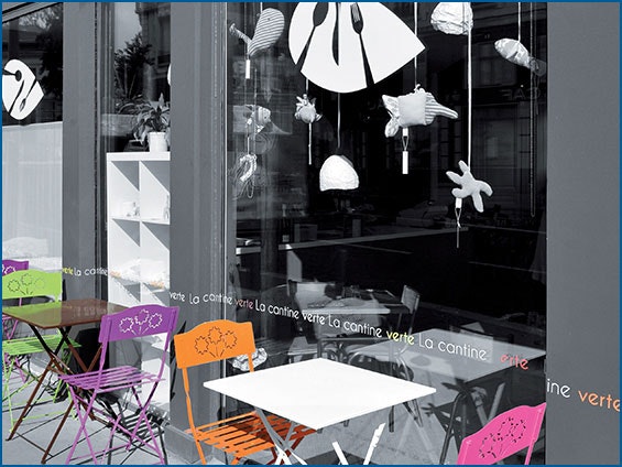 Vinyle adhésif pour communication sur vitrage