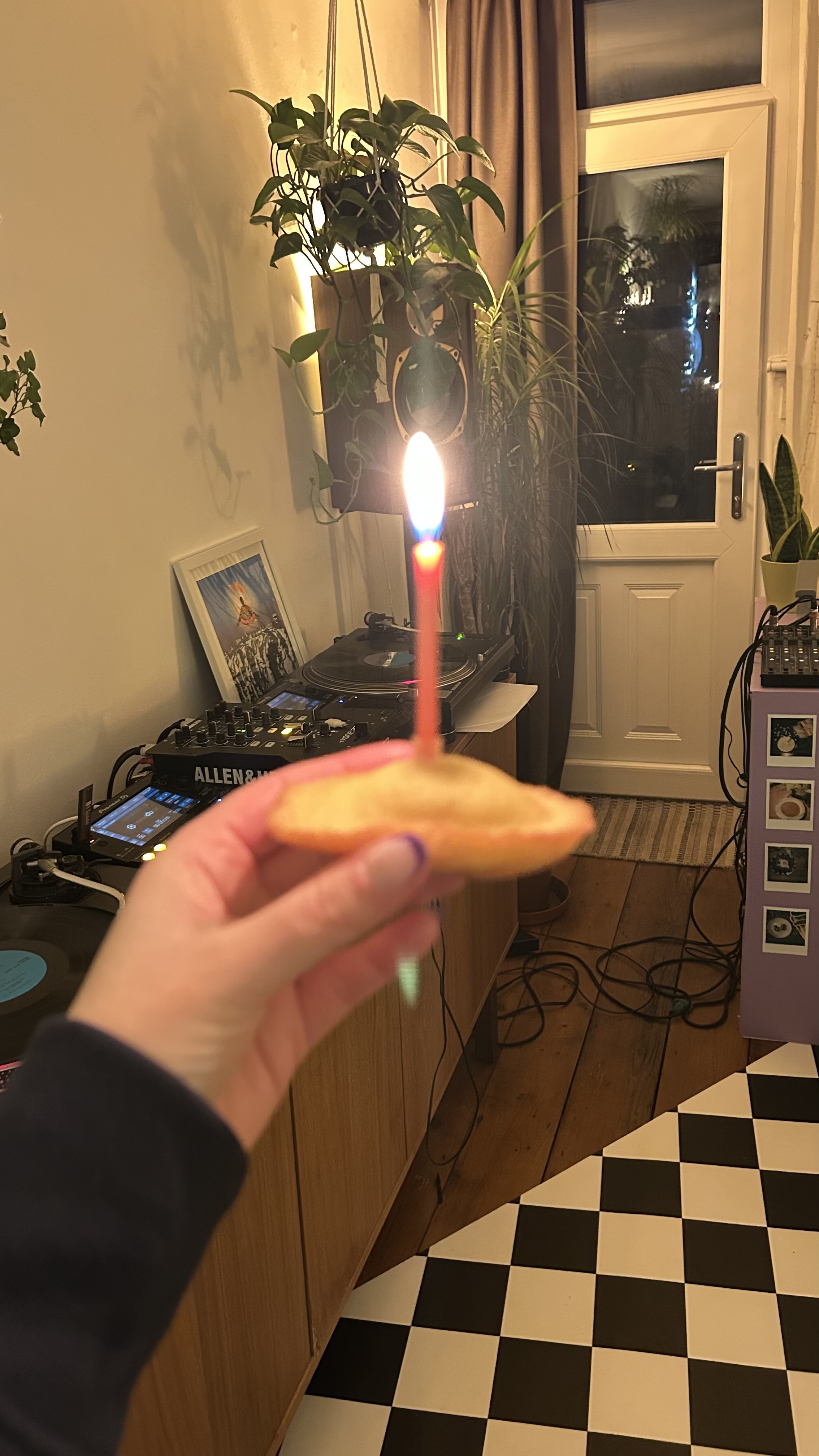 Worldwide Breakfast: Valentine Comar