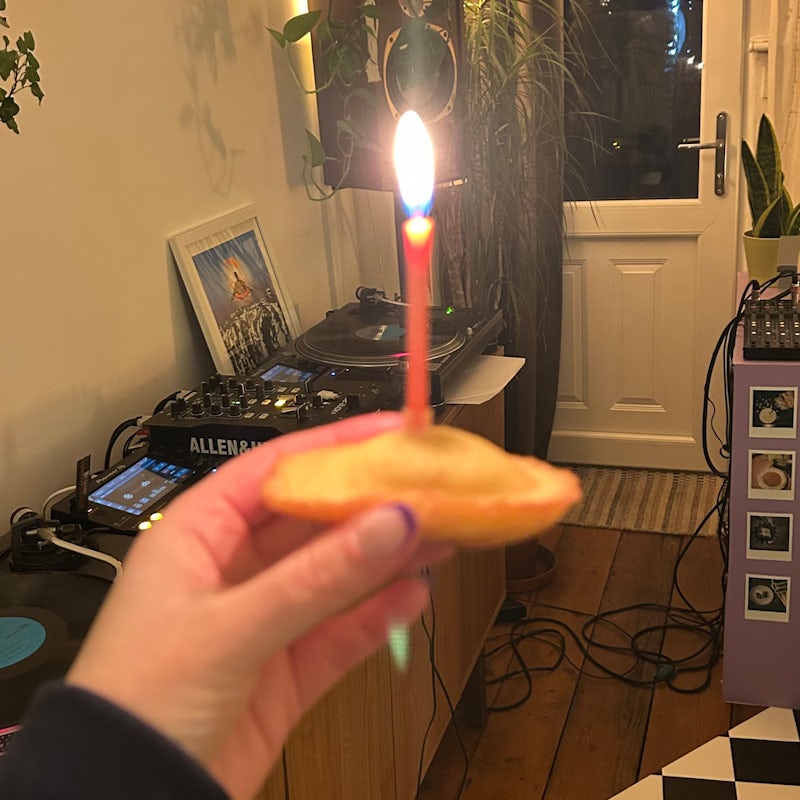 Worldwide Breakfast: Valentine Comar