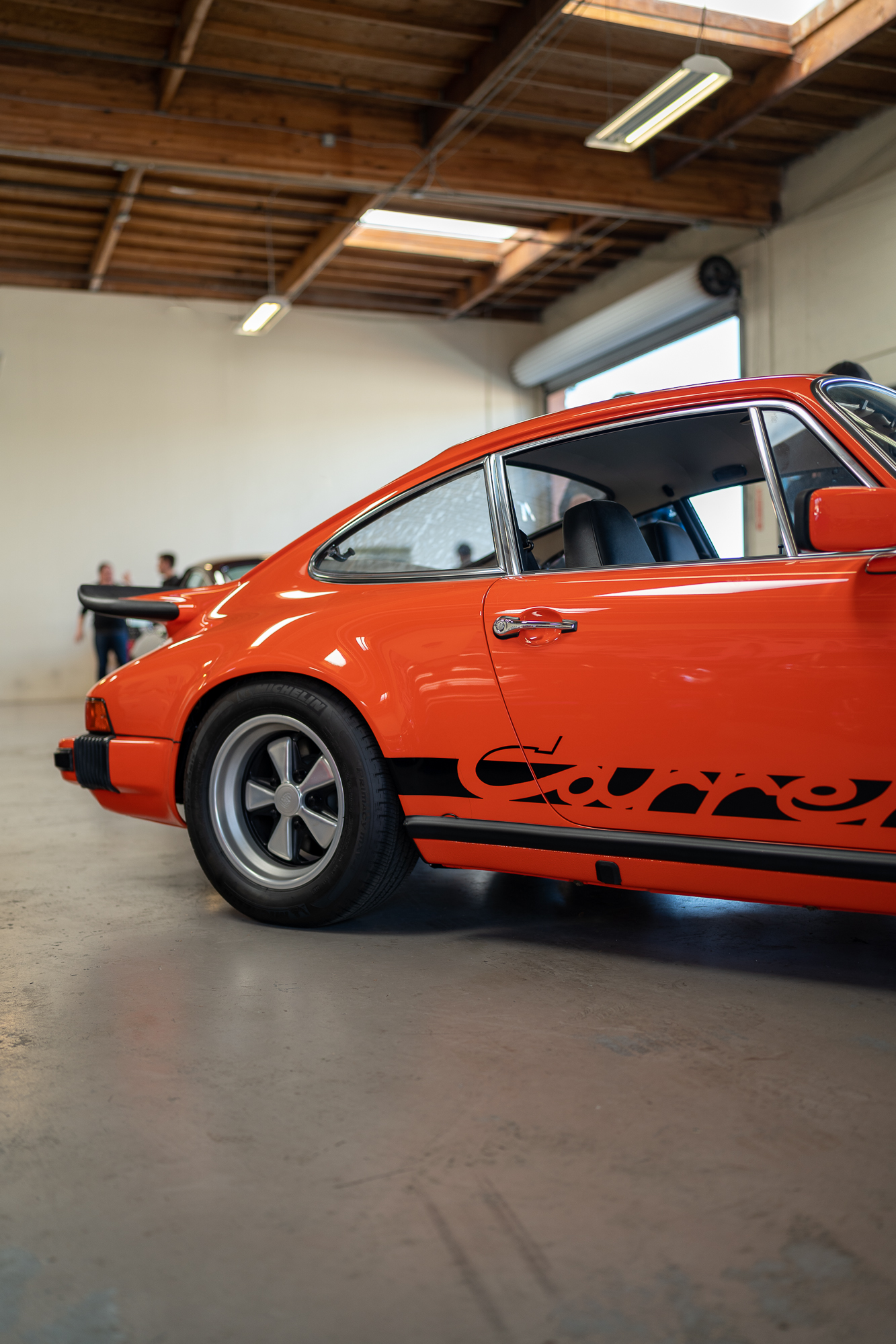 Orange on Black Carrera