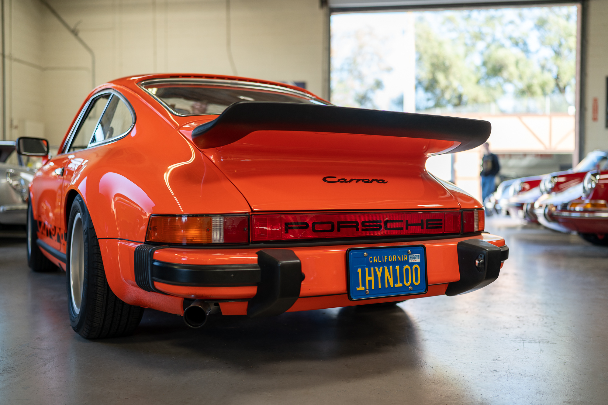 Orange on Black Carrera