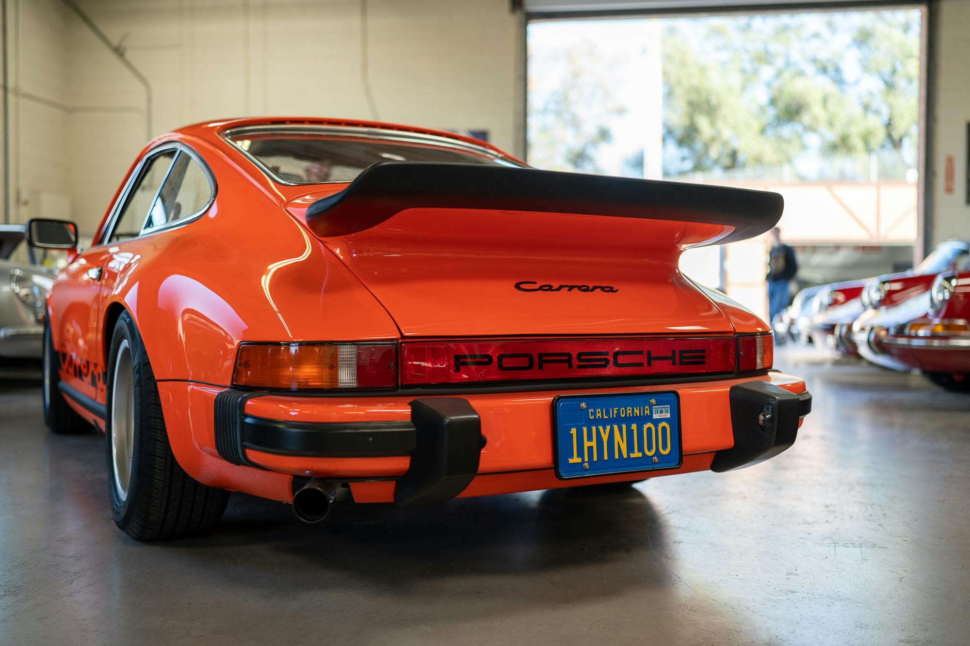 Orange on Black Carrera