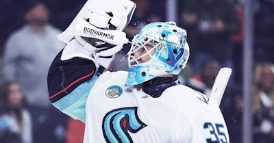 NHL expert picks today: Tuesday's best bets include Blue Jackets vs. Stars play [10/21/2025]